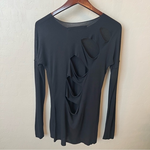 Cut 25 by Yigal Azrouel tunic top, cut out back, long sleeve, asymmetric, black - Picture 4 of 13